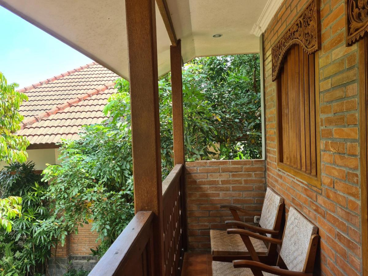 Ndalem Suryo Saptono Guest House Tugu Exterior foto