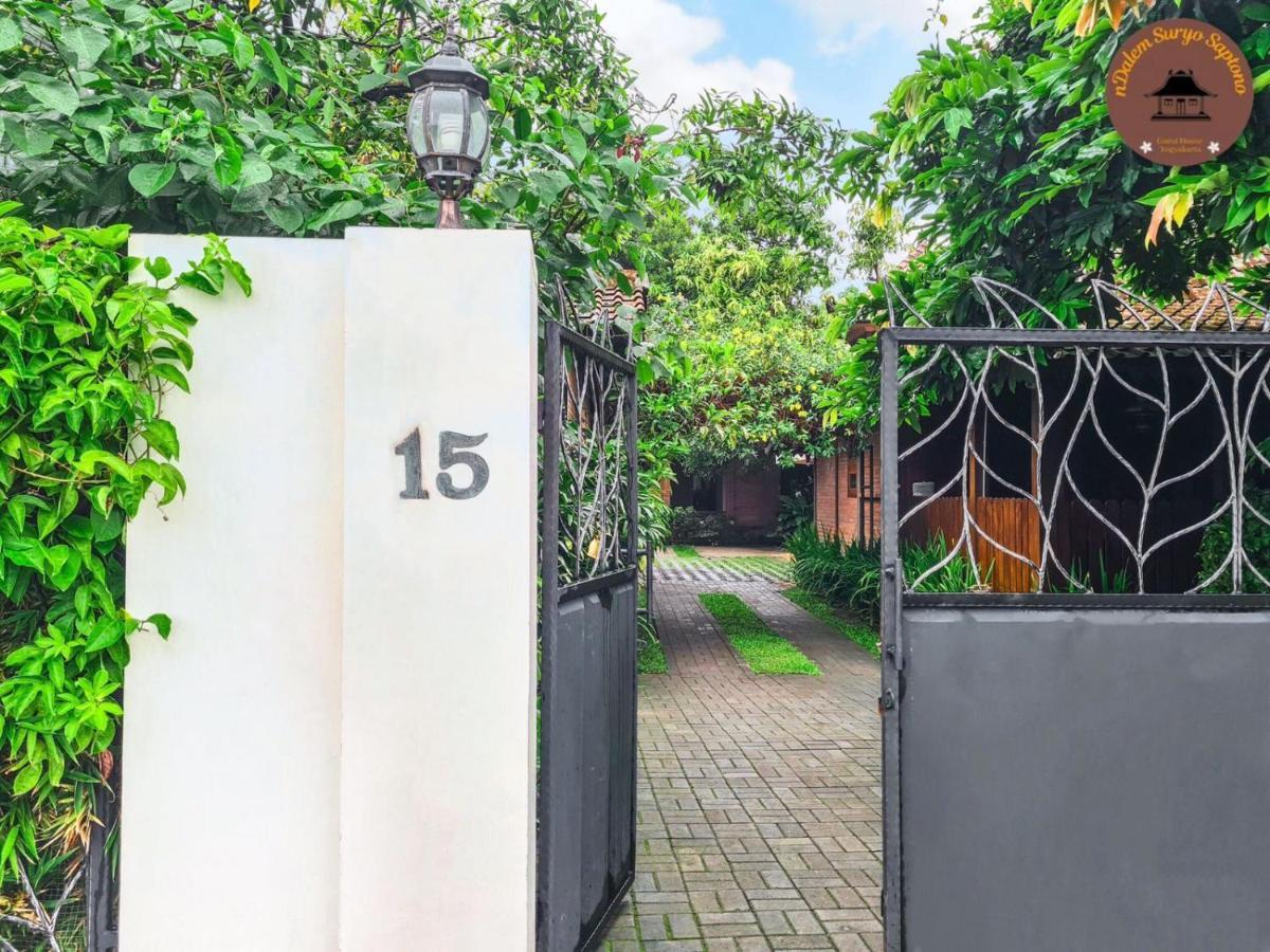 Ndalem Suryo Saptono Guest House Tugu Exterior foto
