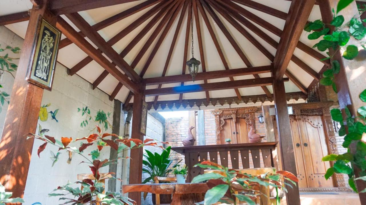 Ndalem Suryo Saptono Guest House Tugu Exterior foto